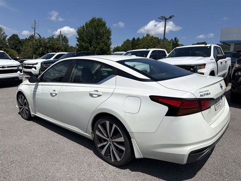 Used 2019 Nissan Altima 2.5 SR FWD image 3