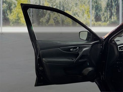 Used 2015 Nissan Rogue SL w/ SL Premium Package image 20