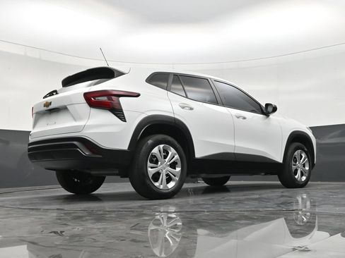 Used 2024 Chevrolet Trax LS FWD image 24