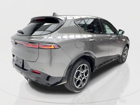 New 2025 Alfa Romeo Tonale w/ Premium Package AWD/4WD image 8