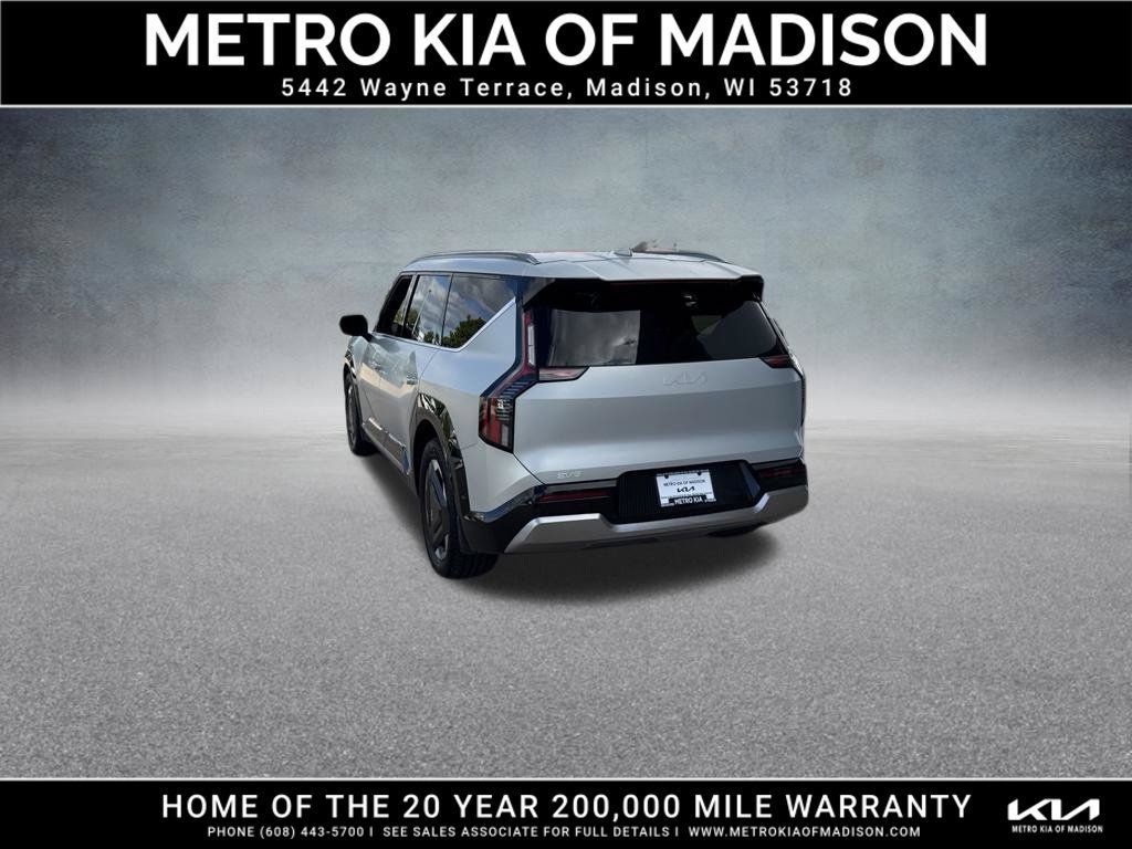 Used 2024 Kia EV9 Land AWD/4WD image 4