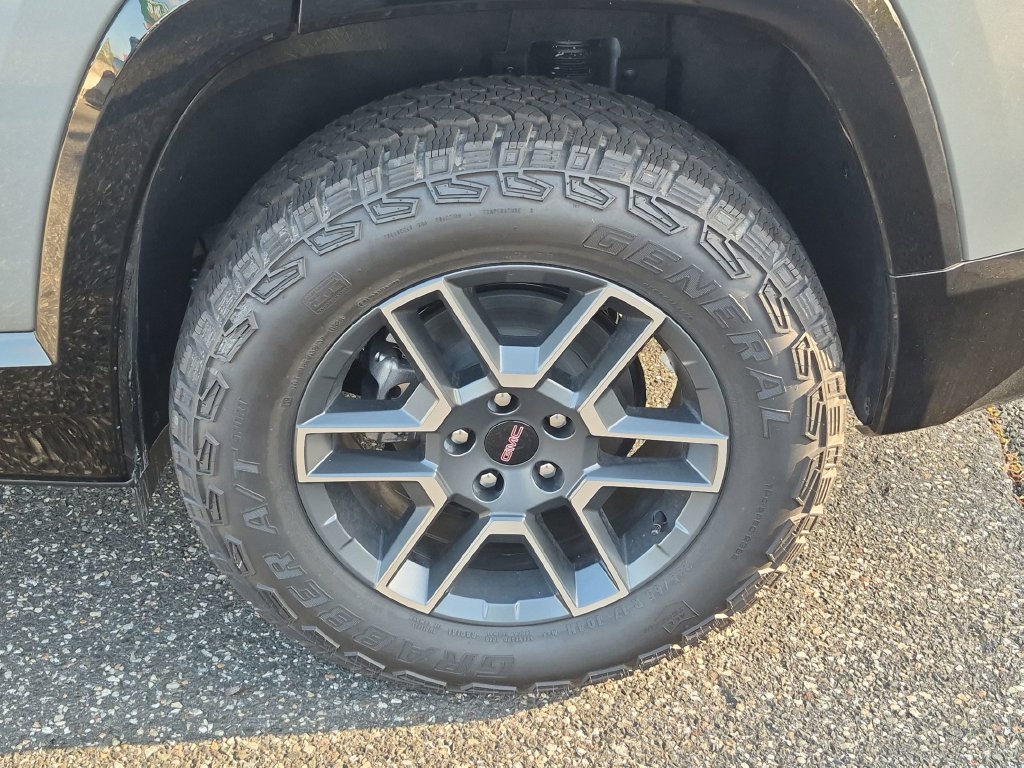 New 2027 GMC Terrain AT4 w/ Technology Package II AWD/4WD image 28