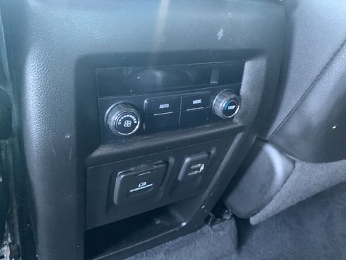 Used 2020 Chevrolet Traverse RS image 19