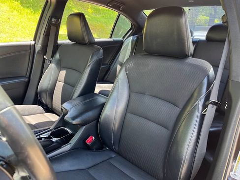 Used 2016 Honda Accord Sport image 8
