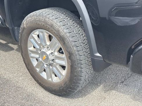 Used 2024 Chevrolet Silverado 2500 High Country w/ Technology Package image 8