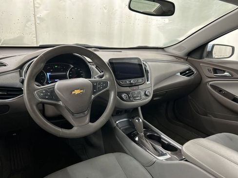 Used 2017 Chevrolet Malibu LT image 20