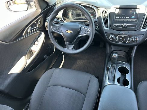 Used 2018 Chevrolet Malibu LS FWD image 14