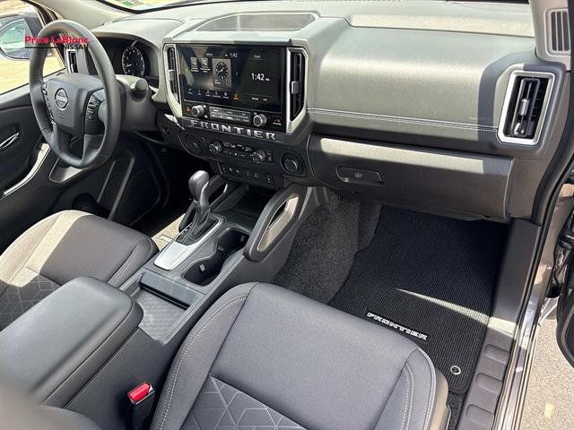 Certified 2026 Nissan Frontier SV w/ SV Convenience Package RWD image 12