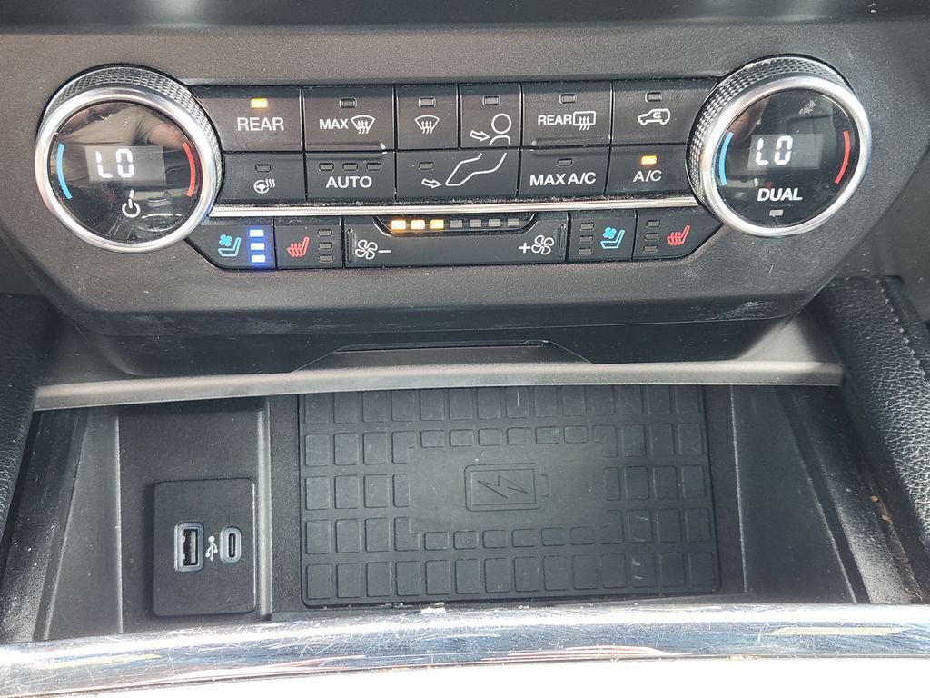 Used 2020 Ford Expedition XLT w/ Equipment Group 202A AWD/4WD image 22