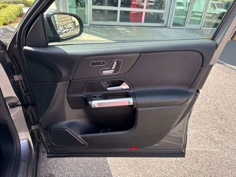 Used 2021 Mercedes-Benz GLB 250 image 13