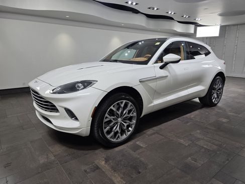 Used 2022 Aston Martin DBX image 26