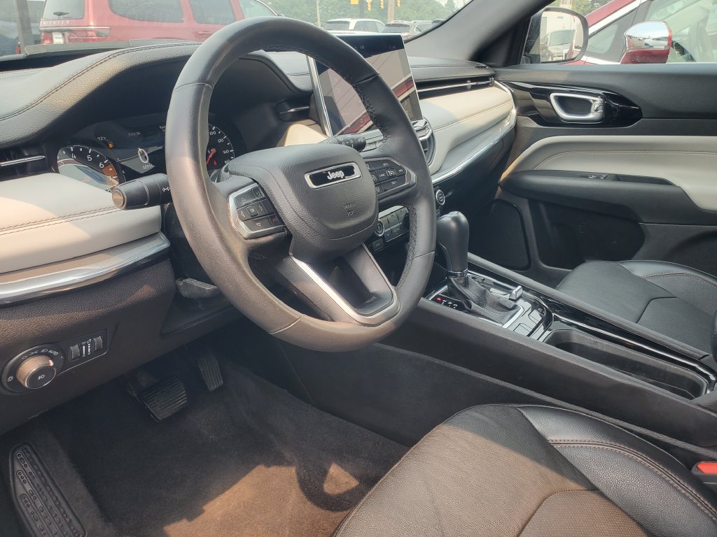 Used 2023 Jeep Compass Limited AWD/4WD image 10