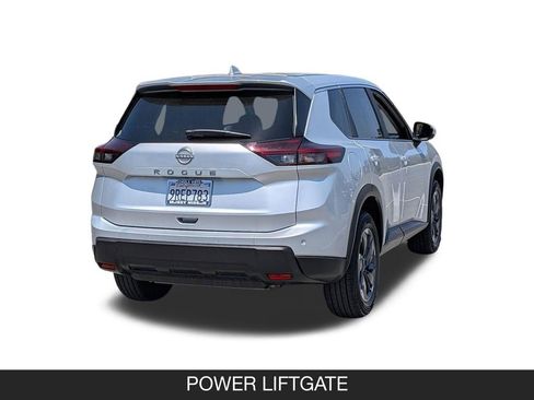 Used 2025 Nissan Rogue SV FWD image 8