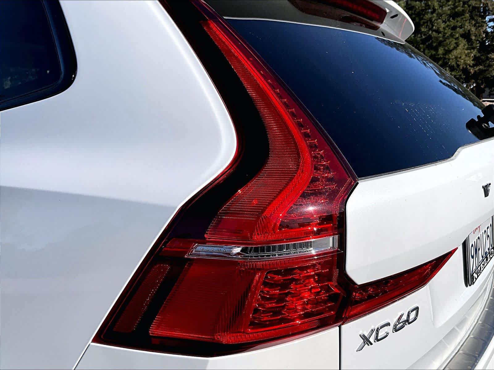 Used 2024 Volvo XC60 T8 Ultimate w/ Protection Package Premier AWD/4WD image 33