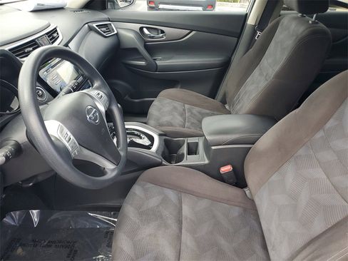 Used 2015 Nissan Rogue SV image 38