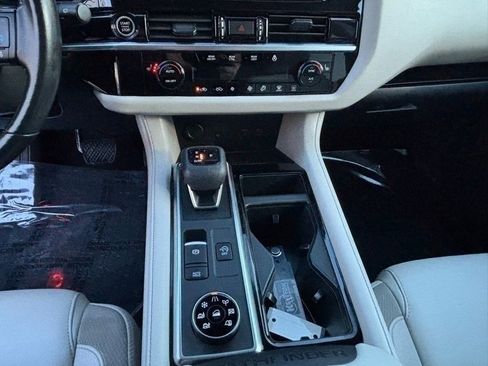 Used 2023 Nissan Pathfinder SL w/ Lighting Package (N92) image 15