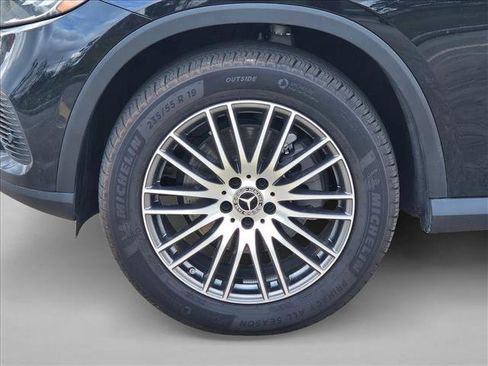 Used 2025 Mercedes-Benz GLC 300 image 19