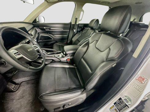 Used 2025 Kia Telluride S FWD image 13