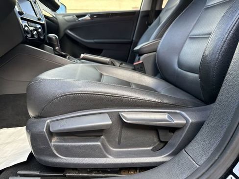 Used 2016 Volkswagen Jetta SEL image 15