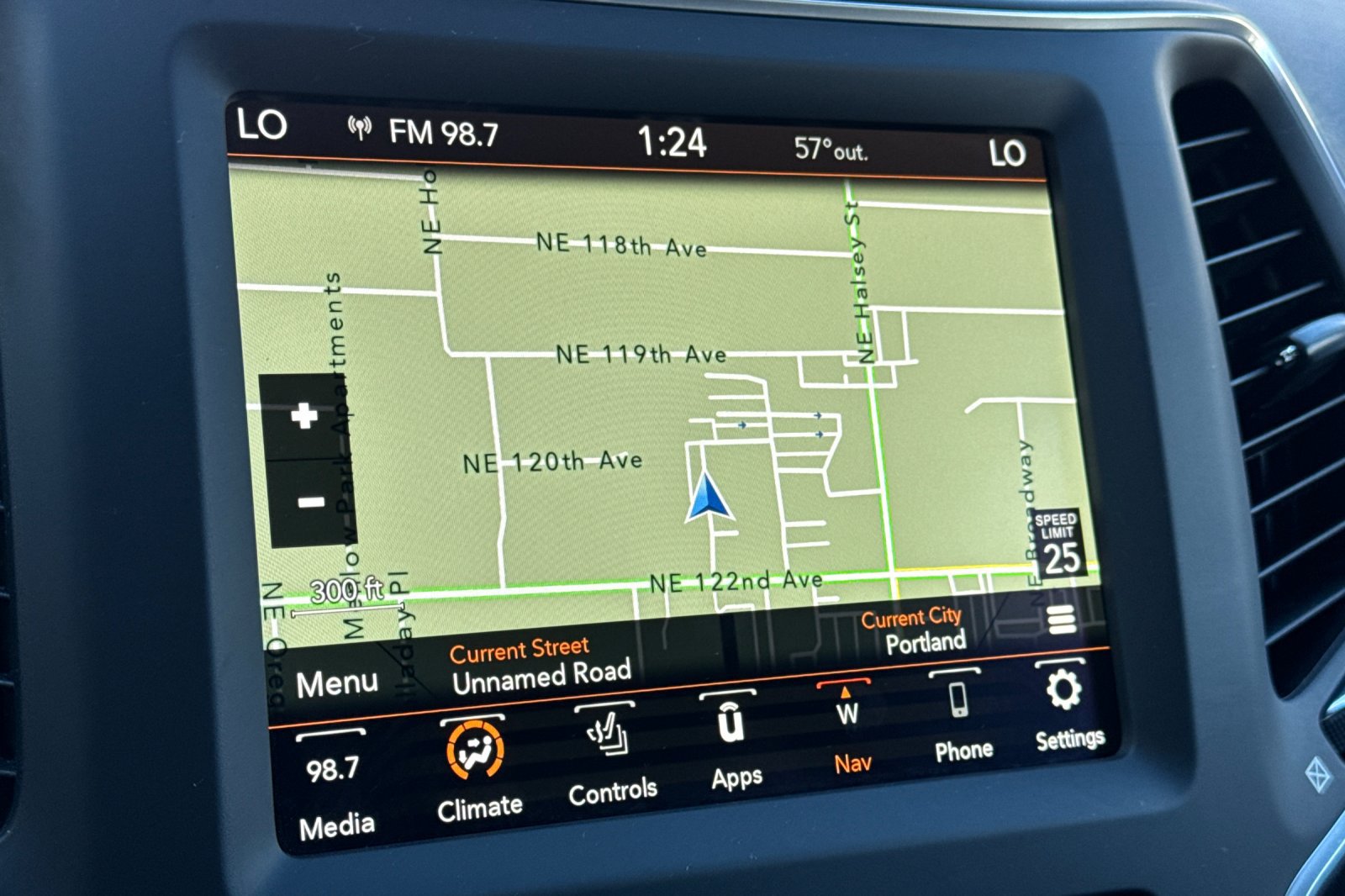 Used 2023 Jeep Cherokee Altitude Lux AWD/4WD image 19