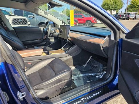 Used 2019 Tesla Model 3 RWD image 12