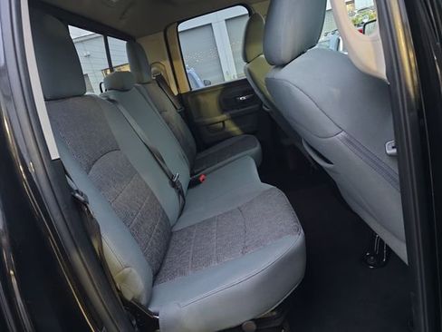 Used 2018 RAM 1500 SLT image 12