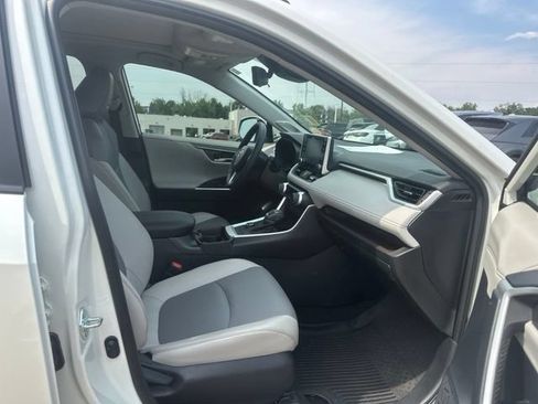 Used 2021 Toyota RAV4 Limited AWD/4WD image 17
