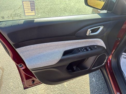 Certified 2022 Jeep Compass Latitude w/ Convenience Group image 27