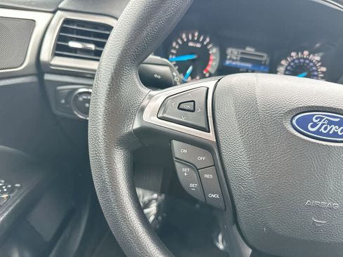 Used 2018 Ford Fusion SE image 28