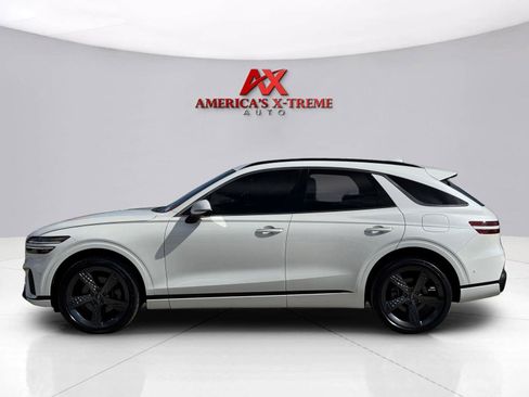 Used 2022 Genesis GV70 2.5T w/ Sport Prestige Package AWD/4WD image 2