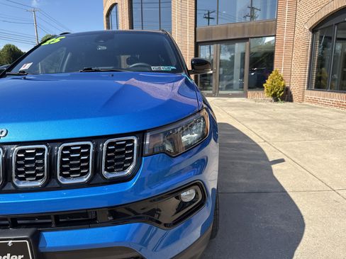 Used 2025 Jeep Compass Limited AWD/4WD image 10