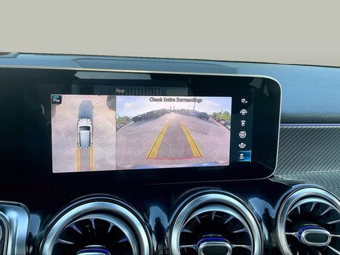 Used 2020 Mercedes-Benz GLB 250 image 27