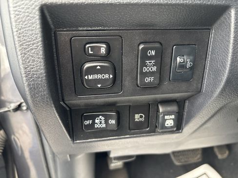 Used 2019 Toyota Tundra Limited w/ Limited Premium Package image 14