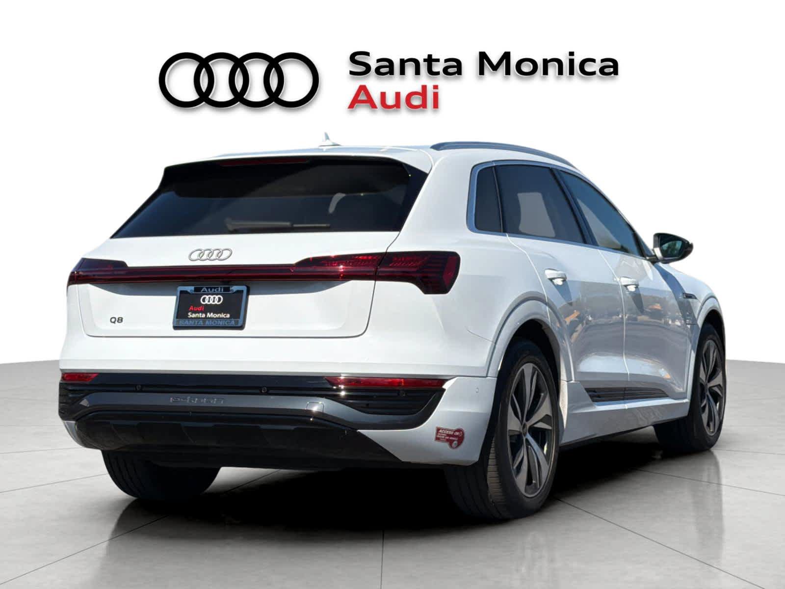 Used 2024 Audi Q8 e-tron Premium Plus w/ Premium Plus Package AWD/4WD image 2