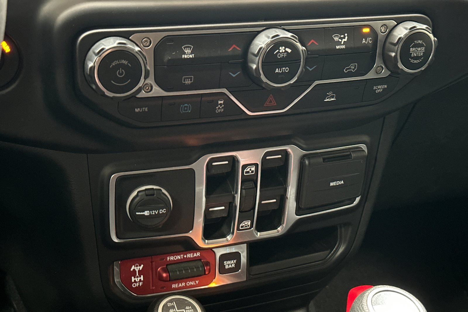 Used 2023 Jeep Wrangler Unlimited Rubicon 4xe AWD/4WD image 27