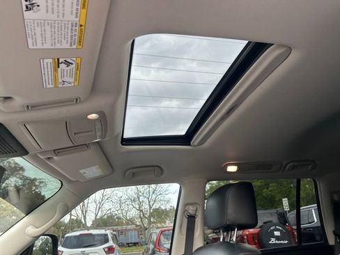 Used 2023 Nissan Armada Platinum w/ Captain's Chairs Package RWD image 21