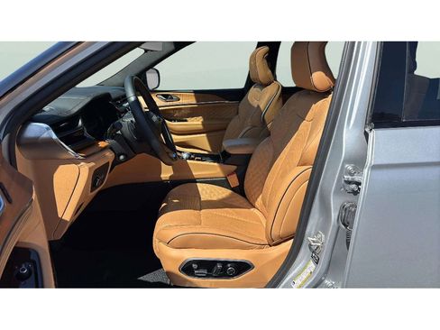 Used 2024 Jeep Grand Cherokee L Summit image 12