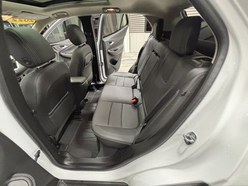 Used 2022 Buick Encore GX Essence w/ Experience Buick Package image 51