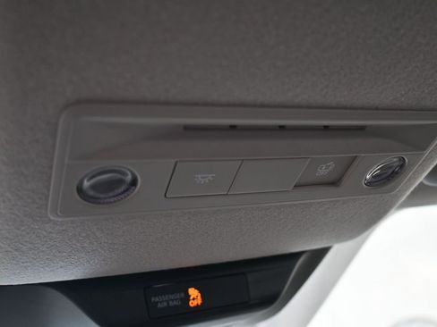 Used 2025 Nissan Kicks SV image 28