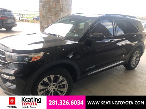 Used 2022 Ford Explorer XLT w/ Equipment Group 202A RWD image 6