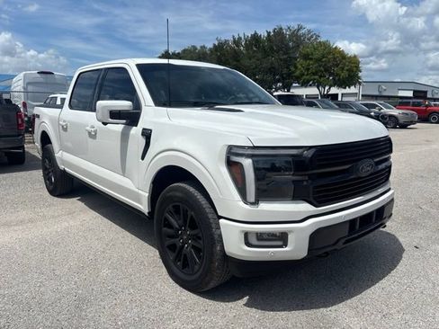 Used 2025 Ford F150 Platinum w/ FX4 Off-Road Package AWD/4WD image 3