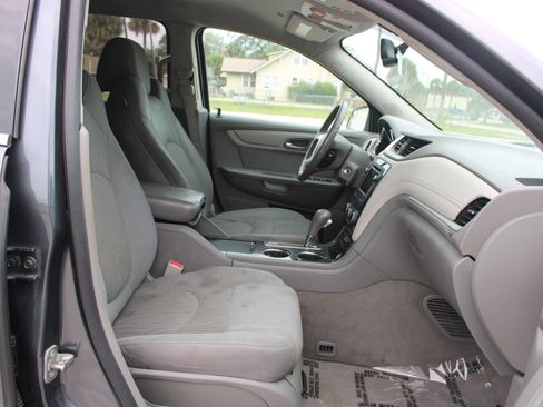 Used 2014 Chevrolet Traverse LT FWD image 24