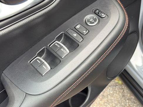 Used 2024 Honda HR-V Sport image 9
