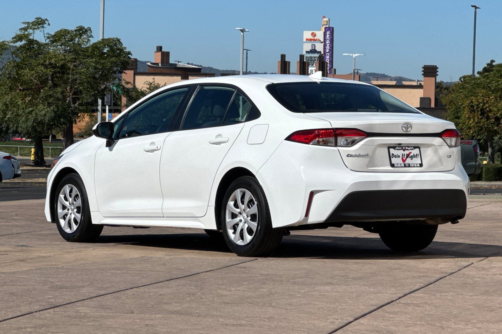 Used 2024 Toyota Corolla LE FWD image 7