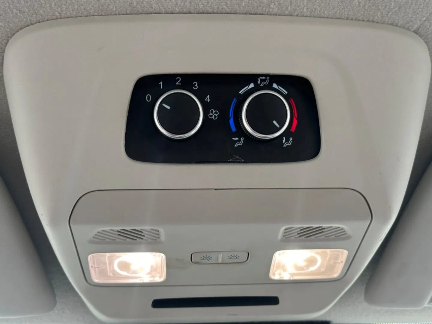 Used 2021 Ford Transit 350 XLT RWD image 24