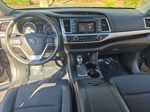 Used 2015 Toyota Highlander Plus image 21