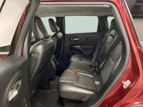 Used 2019 Jeep Cherokee Limited w/ Luxury Group AWD/4WD image 20