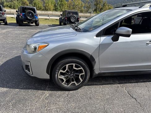 Used 2016 Subaru Crosstrek 2.0i Premium w/ Moonroof Package image 9