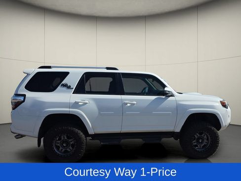 Used 2018 Toyota 4Runner TRD Off-Road Premium AWD/4WD image 11