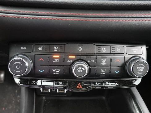 Used 2024 Dodge Durango GT AWD/4WD image 19